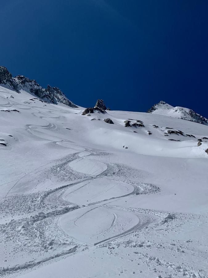 Appartement Avec Jacuzzi Dans Chalet Prive, Grande Terrasse, Parking Gratuit Les Houches Eksteriør billede